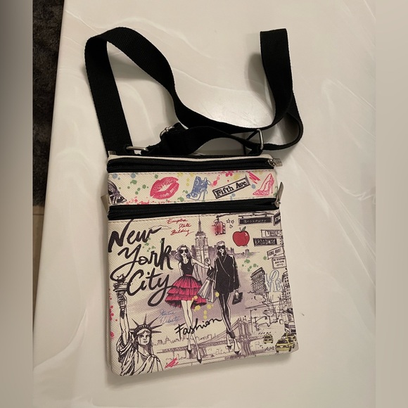 Cute glam so chic mini crossbody - Picture 4 of 9